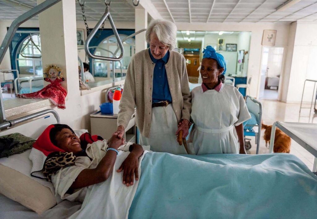 Dr Catherine Hamlin with fistula patient